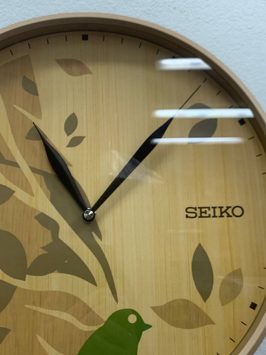 Настенные часы Seiko QXC243Z с маятником в виде хвоста птицы