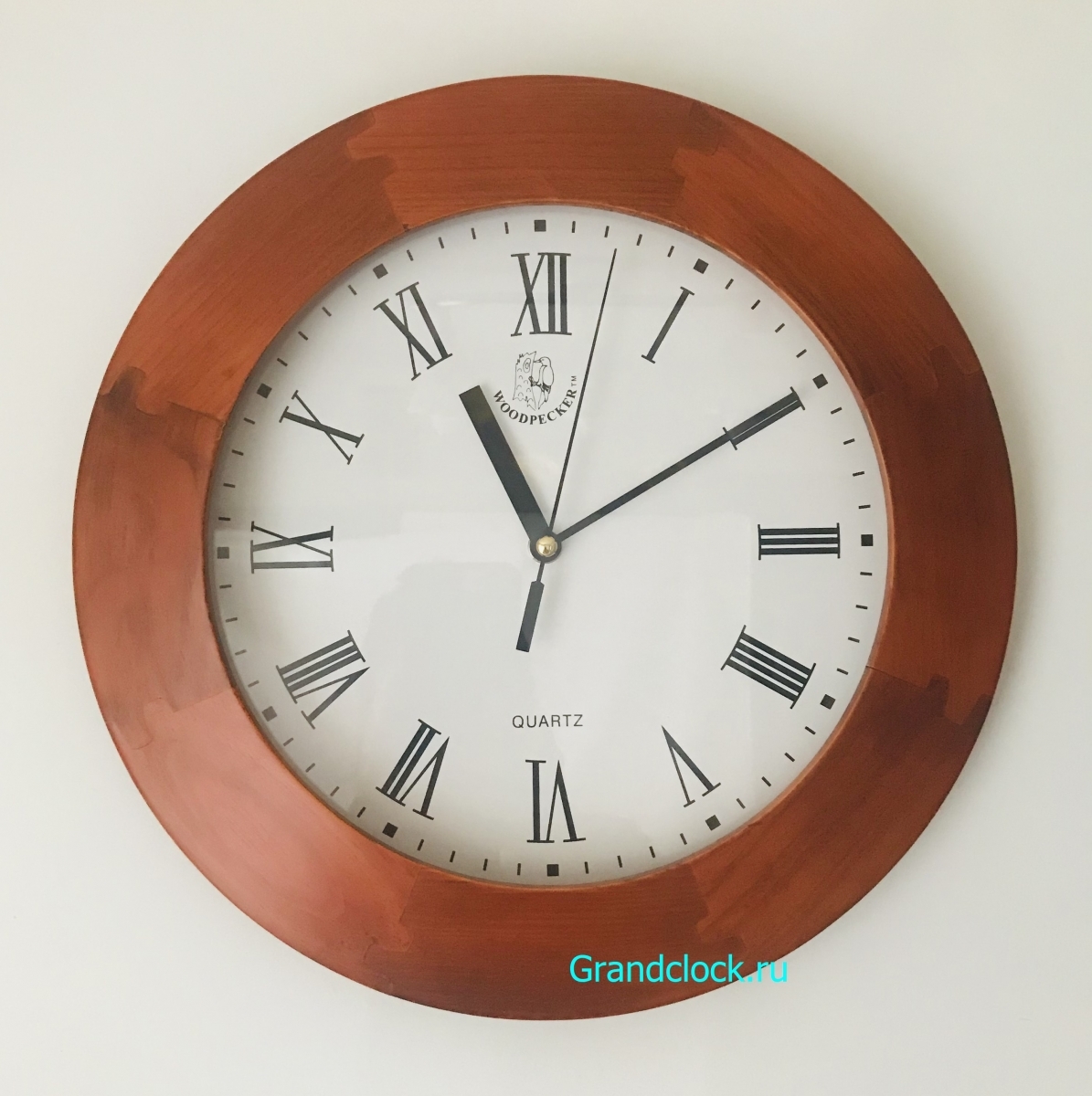 Настенные часы WOODPECKER в деревянном корпусе 7146W (09)