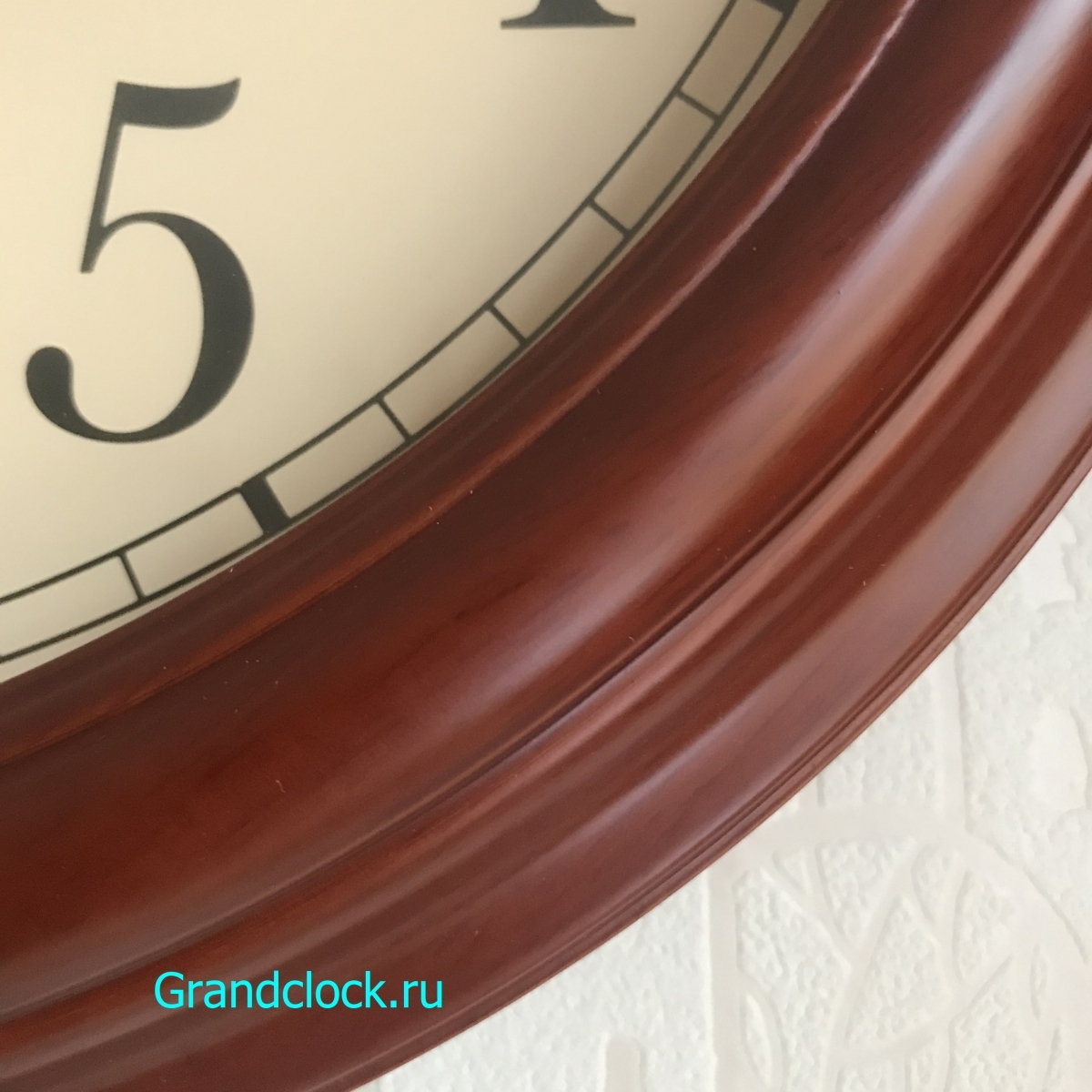 Настенные часы WOODPECKER в деревянном корпусе 8008 (07)