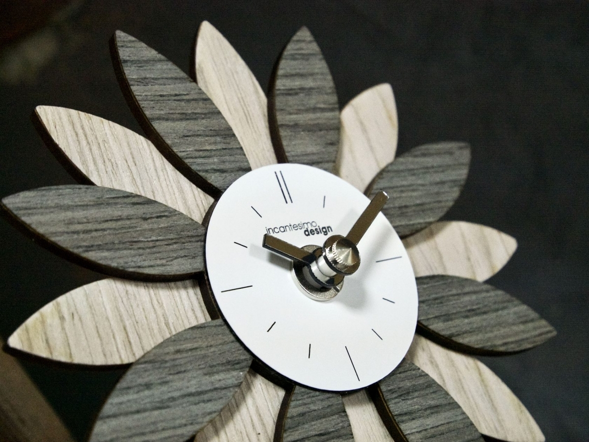 Настольные часы Incantesimo Design 547 GRA Exilis (Серое дерево/Дуб)