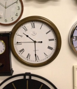 Настенные часы WOODPECKER в деревянном корпусе 8009 (06) L