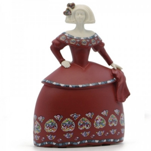 Статуэтка-подвеска  Nadal 763645T  Фрейлина в красном  (Menina red tile)